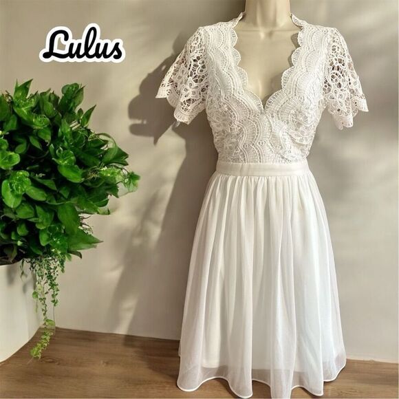 Lulus Women's M White Lace Skater Dress Short Sleeve Party Cocktail - Picture 1 of 9